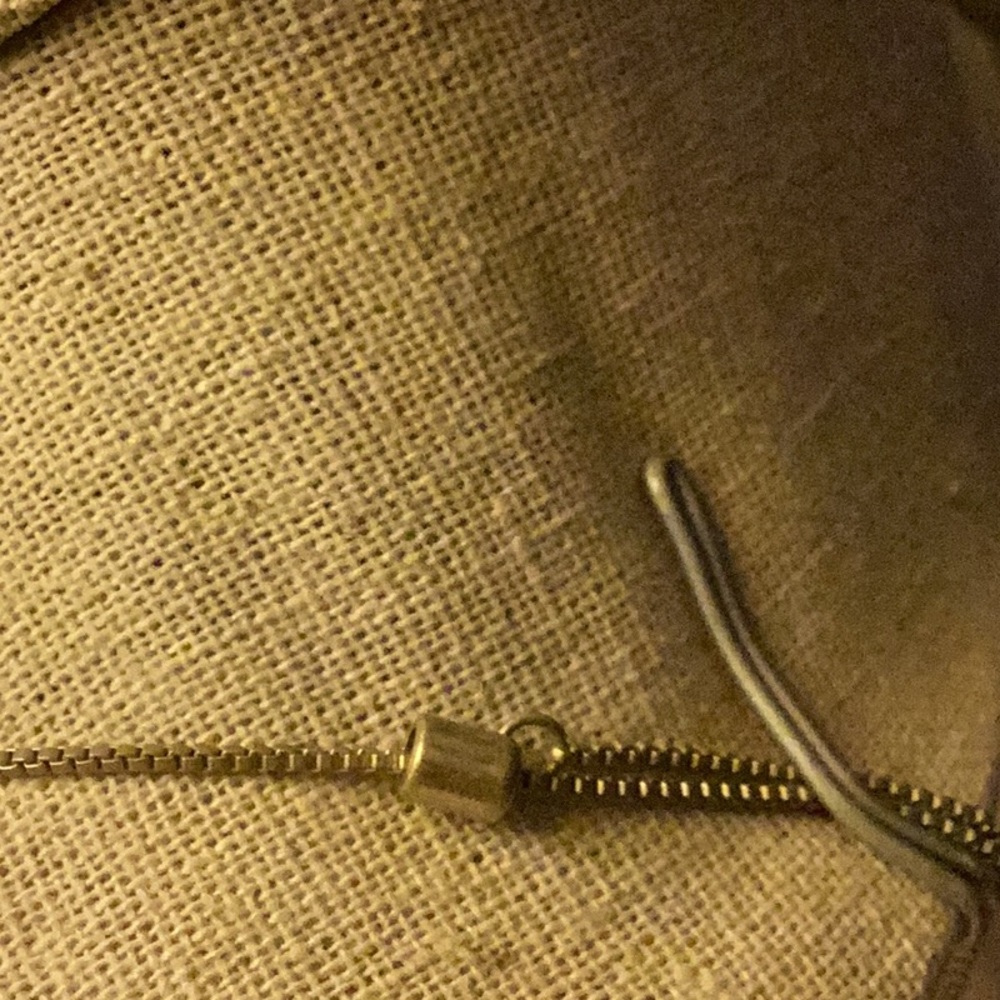 Silver colored box linked necklace with pendant with half moon & fringes - Picture 6 of 8